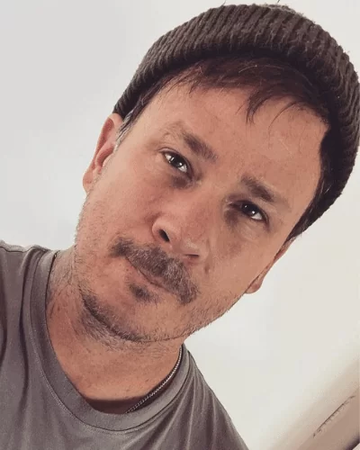  Tom DeLonge haircut